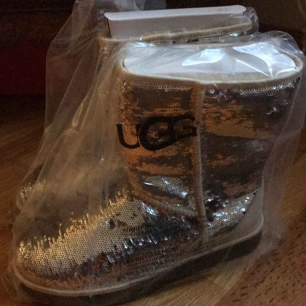Women’s Classic short Ugg Sequined Boots.